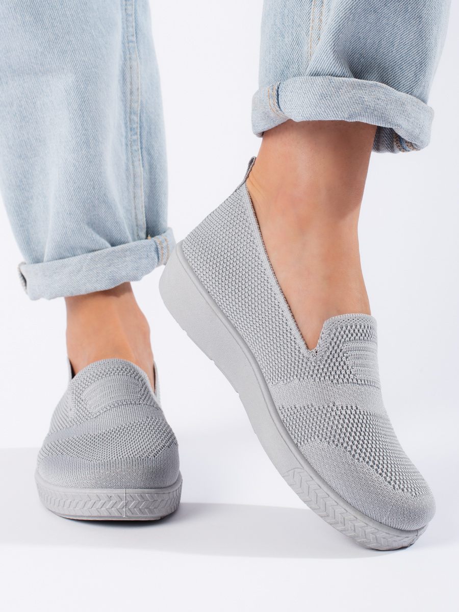 Hallid-slip-on-tennised-naistele.jpg