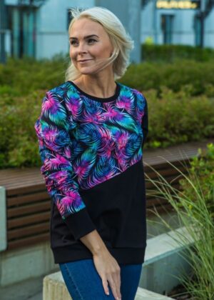 Stilinga juoda palaidinė su siuvinėtomis plunksnomis - KLIENTAS LEMMIK - Image 1