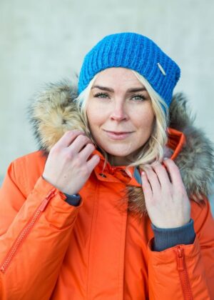 TIINA MÜTSID rankų darbo skrybėlė iš medvilninių siūlų benzino mėlyna - Image 1